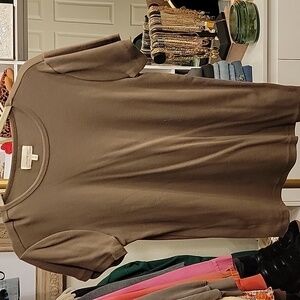 Olive green t-shirt short sleeve